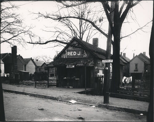 Red J. Store on Carroll Street, ca. 1910–1920. Fulton Bag and Cotton Mills Digital Collection, Georgia Institute of Technology, vam004-015. 