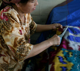 Mary E. Frederickson, Quality control, Margilan, Uzbekistan, 2006.