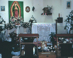 Blessed Sacrament Chapel in the Misión Católica de Nuestra Señora de las Américas. Doraville, Georgia. Photo by Mary Odem, 2000
