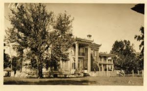 Side view of Malmaison, historic home of Greenwood Leflore, Carroll County, Mississippi, ca. 1923. Photograph by unknown creator. Courtesy of Mississippi State University Libraries, Special Collections Department, University Archives, Cooperative Extension Service Photographs.