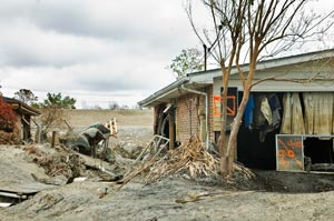 Brian Gauvin, Pratt Drive and Robert E. Lee Avenue at the breach in the 17th Street Canal Levee, Lakeview, New Orleans, Louisiana, October 27, 2005.