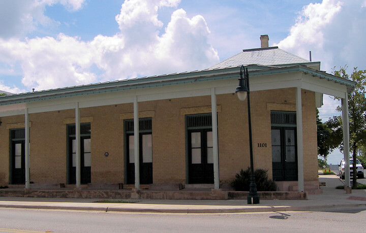 The Haehnel Building, 1101 E. 11th Street Austin, Texas, September 8, 2007. Photograph by Larry D. Moore. Courtesy of Larry D. Moore (CC BY-SA 3.0).