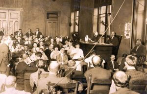 The trial of Leo Frank, Atlanta, Georgia, July 28, 1913. Photograph by Walter Frank Winn. Originally published in the Atlanta Journal, July 29, 1913. Photograph in public domain. Courtesy of Wikimedia Commons.
