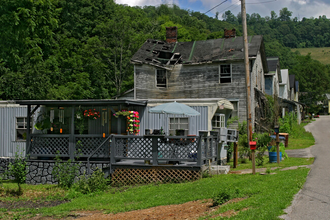 Aging coal company houses are being replaced by mobile homes throughout the region. McRoberts, KY, 2005.